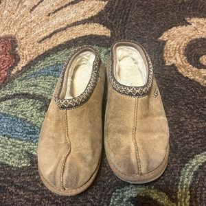 UGG Tasman Slippers in Chesnut